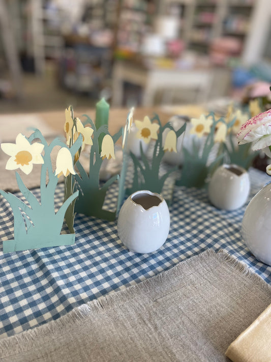 Daffodil Paper Table Garland