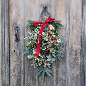 The finished piece, a festive alternative to the Christmas Wreath, the stunning festive Christmas Swag